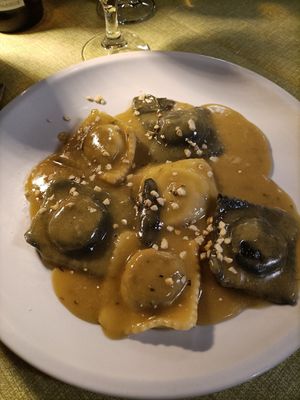 Ravioli di funghi e seitan at La Tecia Vegana in Venice