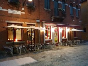 The restaurant at La Tecia Vegana in Venice