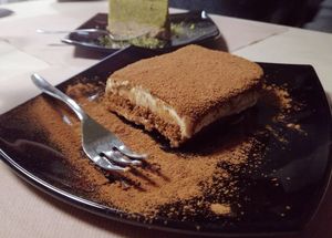 Vegan tiramisù and raw vegan pistacchio cake at La Tecia Vegana in Venice