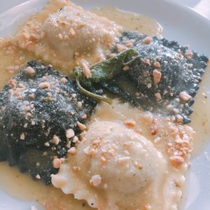 Ravioli blanchi e neri  at La Tecia Vegana in Venice