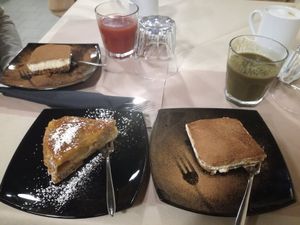 Tiramisu and apple cake at La Tecia Vegana in Venice