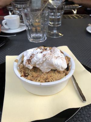Super tasty cinnamony  apple crumble at La Tecia Vegana in Venice