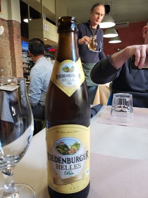 Gluten free beer at La Tecia Vegana in Venice
