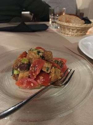 Panzanella salad at La Tecia Vegana in Venice
