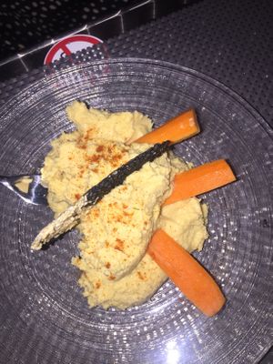 Hummus starter at La Tecia Vegana in Venice