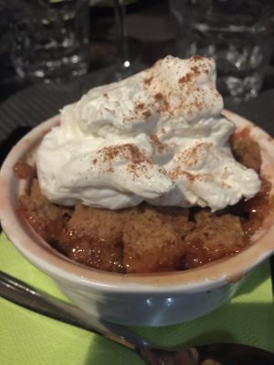 Rhubarb crumble - 10/10 at La Tecia Vegana in Venice