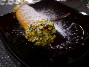 Cannolo siciliano vegan at La Tecia Vegana in Venice