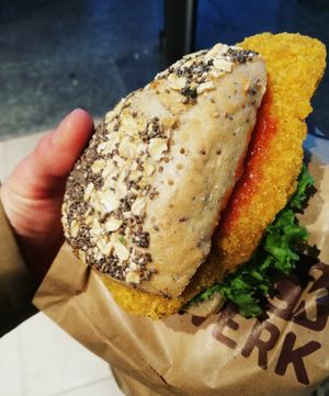 Schnitzelbrötchen  at backWERK in Bremen