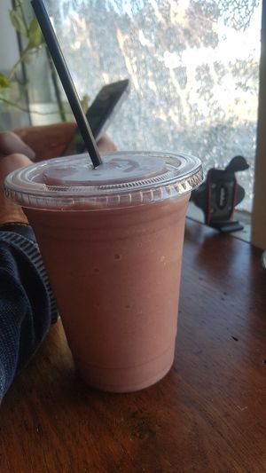 superfruit smoothie at Mammoth Coffee in Philadelphia
