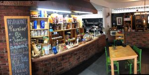 Un espacio hermoso en donde además de servir alimentos buscamos generar una comunidad donde se difunda conocimiento.  at Paraíso Vegano in Mexico City