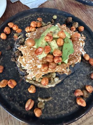 Esta tostada estaba muy sencilla y muy cara (volcán de elote) $92 pesos. Nada del otro mundo.   at Paraíso Vegano in Mexico City