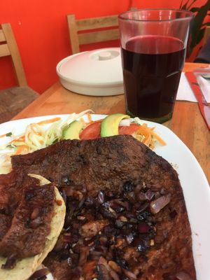 Platillos veganos at Paraíso Vegano in Mexico City