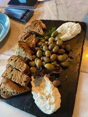 Pan con alioli   at Sa Ximbomba in Mallorca