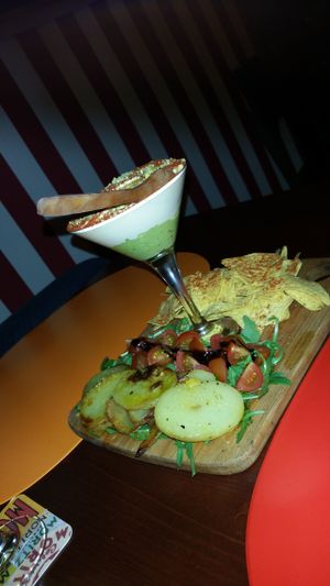 The hummus avocado cocktail - or as I like to call it: the tastiest starter EVER!  at Sa Ximbomba in Mallorca