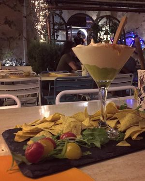 Hummus Avocado Cocktail with Nachos at Sa Ximbomba in Mallorca