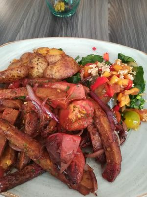 Lomo Salteado at Mestizo Vegano in Bogota