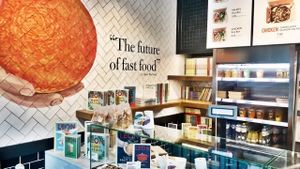 Cookbooks also on sale at AMS - LEON in Schiphol