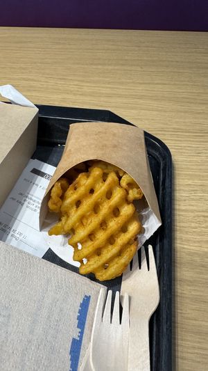 Baked fries  at AMS - LEON in Schiphol