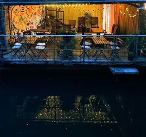 The terrace in the evening at Chakula in Landshut