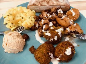 mixed plate, very delicious at Chakula in Landshut