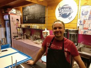 One of the owners  at Kitty's Milkshake Bar - Hietsu Kauppahalli in Helsinki