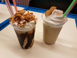 Peanut butter milkshake and apple pie milkshake at Kitty's Milkshake Bar - Hietsu Kauppahalli in Helsinki