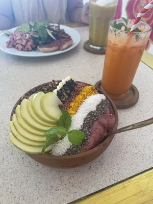 Smoothie Bowl Mixed Berries   at Gili Bliss in 