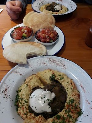 Hummus and Pitas at Chickpea in Antwerpen