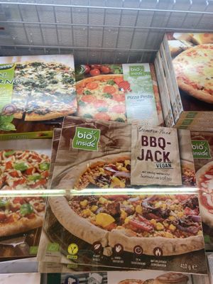 More vegan pizza   at denn's Biomarkt in Chemnitz