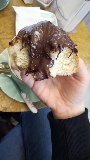Pan brioche vegan con cioccolato at Camelia Bakery in Treviso