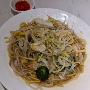 Hokkien Mee at Green on Earth 绿之天地 in West Singapore
