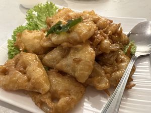 Creamy lotus root  at Green on Earth 绿之天地 in West Singapore