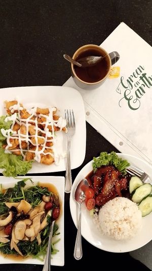  at Green on Earth 绿之天地 in West Singapore