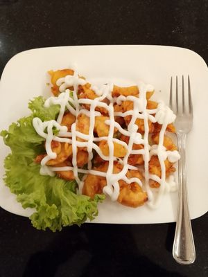 Salad prawn $18 at Green on Earth 绿之天地 in West Singapore