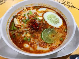 Vegetarian Tom Yum  at Platinum Fashion Mall - Term-Bun in Bangkok