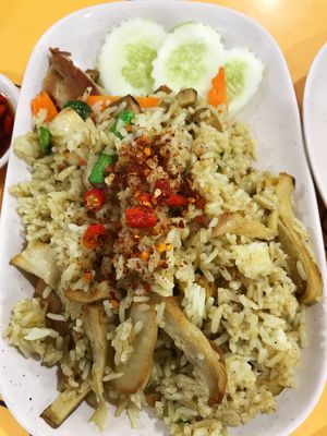 Green curry fried rice  at Platinum Fashion Mall - Term-Bun in Bangkok