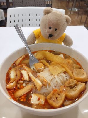 Tom Yum noodle 60 baht  at Platinum Fashion Mall - Term-Bun in Bangkok