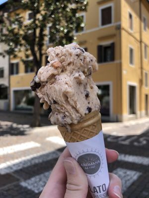 Crumbles Pralinata alla Mandorla  at Gelateria La Romana in Treviso