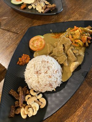 Nasi Lemak (Mushroom & Tempeh Kurma)  at Pinxin Vegan Cuisine - 品馨蔬食 in Penang