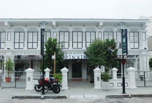 nice exterior heritage building  at Pinxin Vegan Cuisine - 品馨蔬食 in Penang