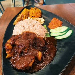 Nasi Lemak with tempeh and lions mane mushroom in sauce  at Pinxin Vegan Cuisine - 品馨蔬食 in Penang