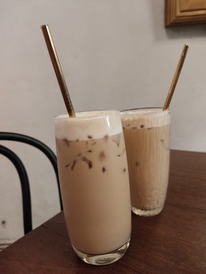 Two iced milk teas at Pinxin Vegan Cuisine - 品馨蔬食 in Penang