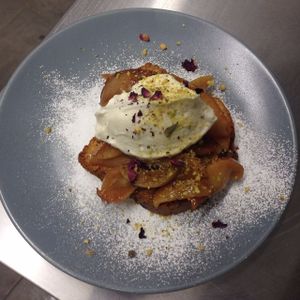 Delicious Deconstructed Grilled Cheese "Pie" Desserts! Presented here a Caramel Apple Pie Cake with Mascarpone Cream at 90 Degree Melt in East London