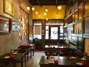 Lovely setting  at Minh Chay - Hang Gai in Hanoi