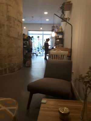 Well seated inside  at Cactus General Store in Bordeaux