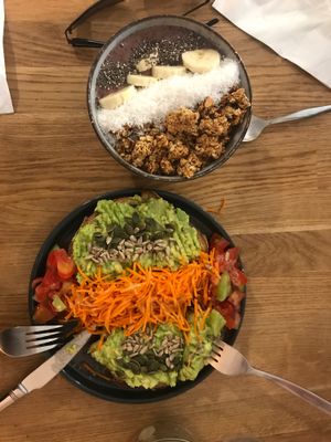Avocado toss & açaí bowl! Delicious  at Cactus General Store in Bordeaux
