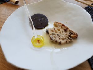 Oil and chocolate at ONA in Ares