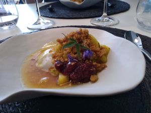 Dessert ananas at ONA in Ares