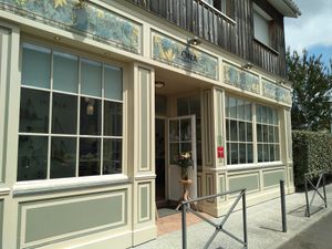 Extérieur d'Ona at ONA in Ares