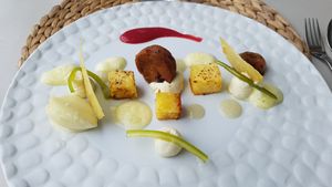 Dessert (pineapple and fennel) at ONA in Ares